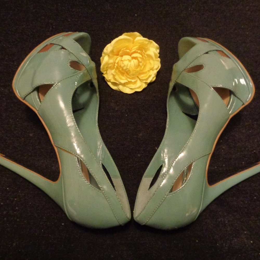 CLUBWEAR H BY HALSTON MOSS GREEN PATENT HIGH HEELS 8 M - Picture 4 of 8
